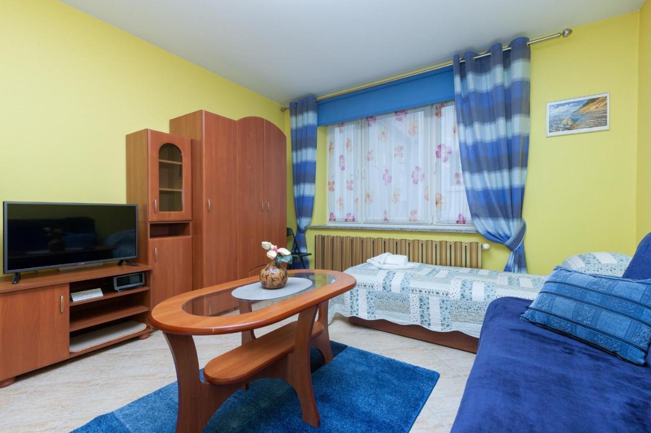 Apartamenty Przy Promenadzie By Noclegi Renters ชวีโนวิชแจ ภายนอก รูปภาพ