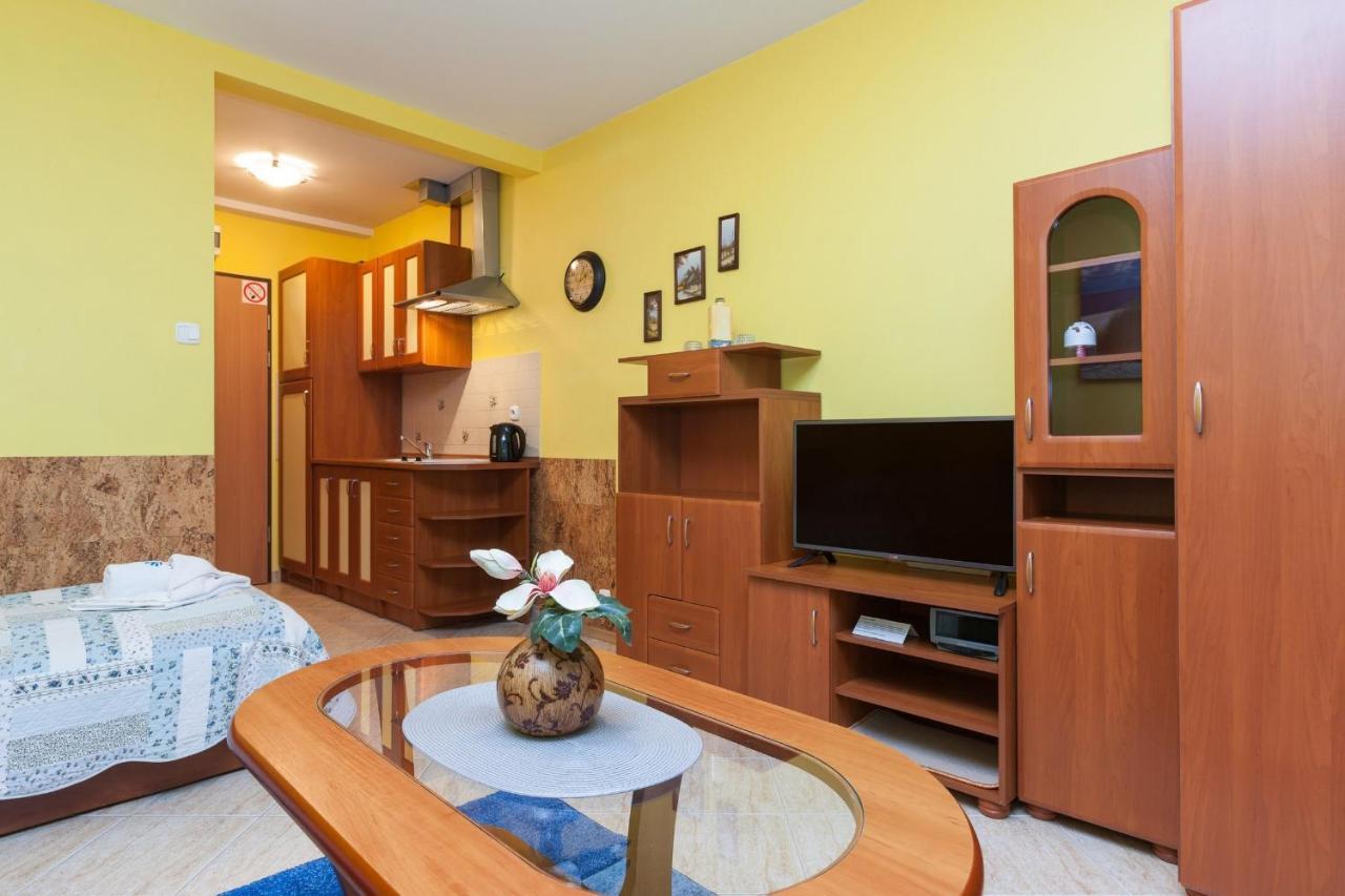 Apartamenty Przy Promenadzie By Noclegi Renters ชวีโนวิชแจ ภายนอก รูปภาพ